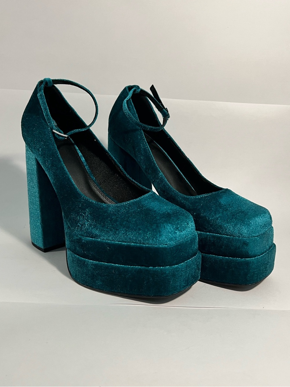 💚 ASOS Velvet Platform Heels